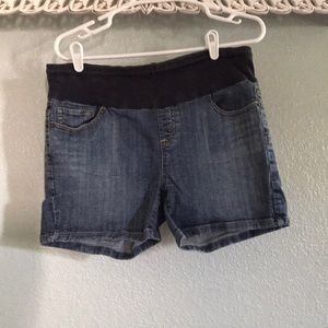 Maternity shorts